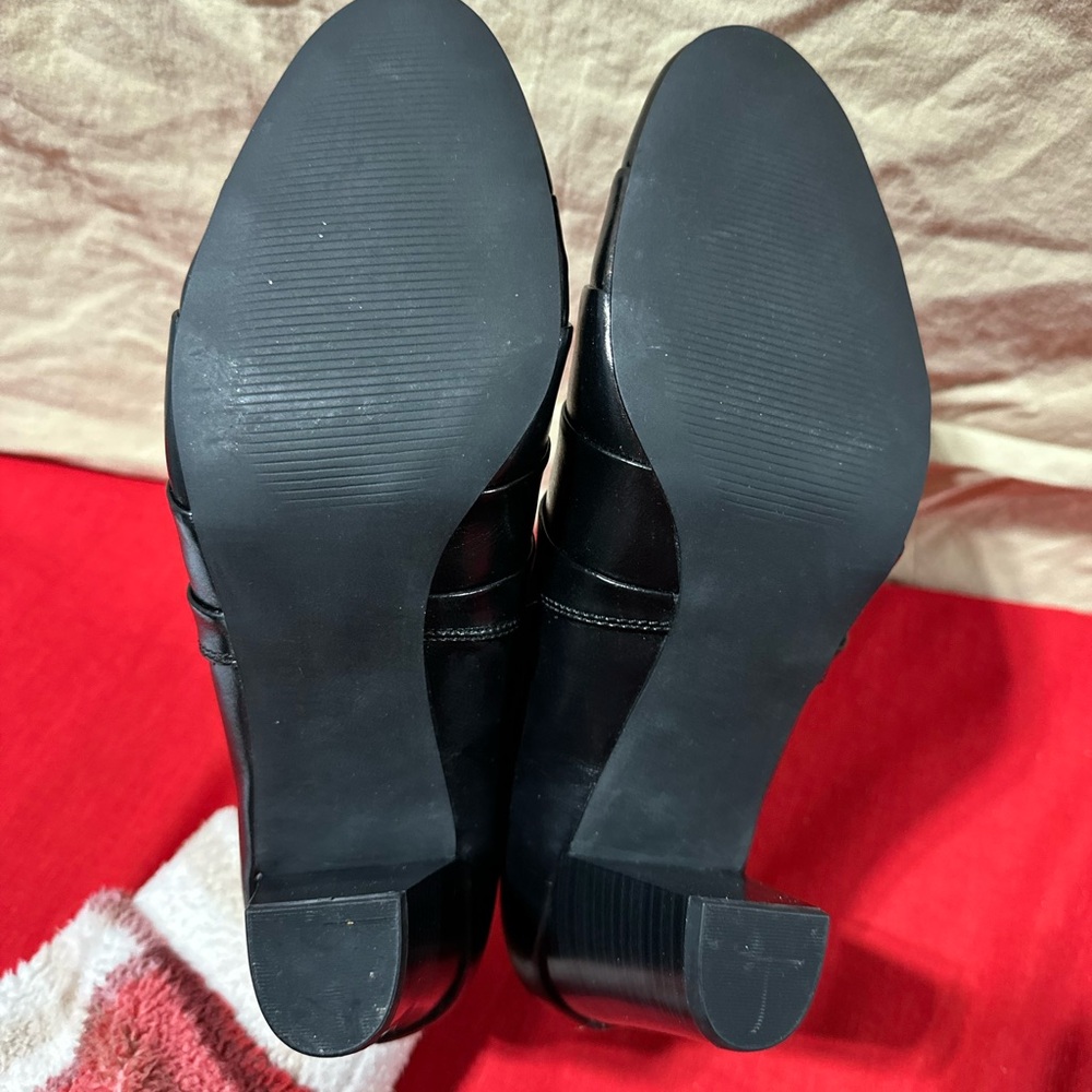 Studio Works Black Heels - Picture 4 of 8